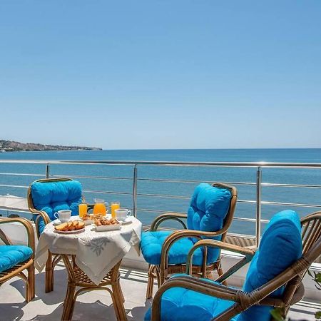 Amazing Seafront Suite Ierápetra エクステリア 写真