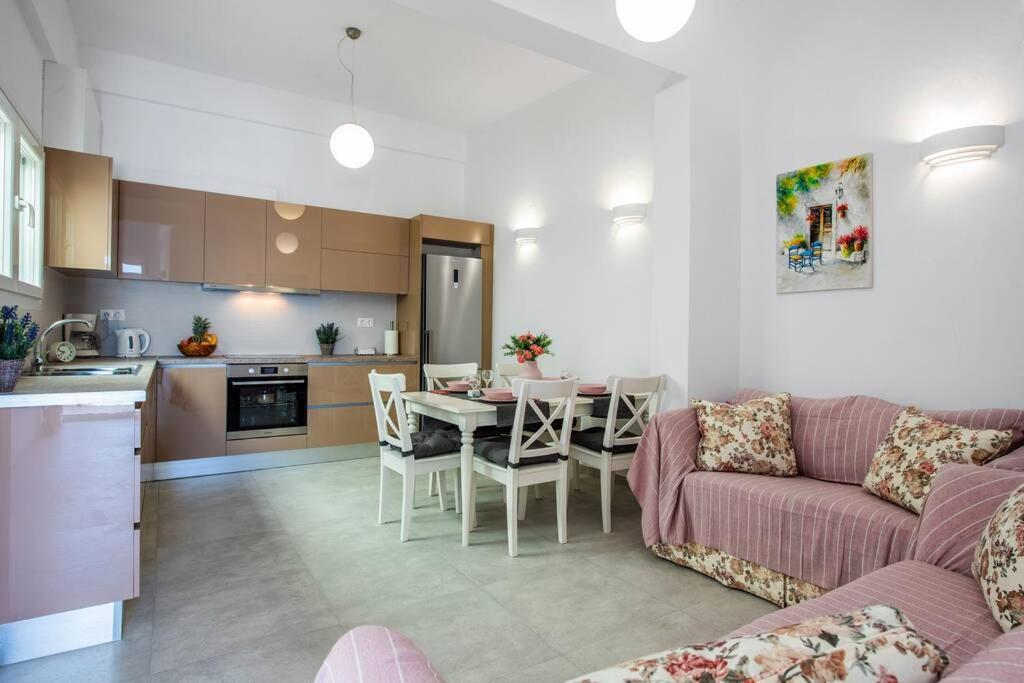 Amazing Seafront Suite Ierápetra エクステリア 写真